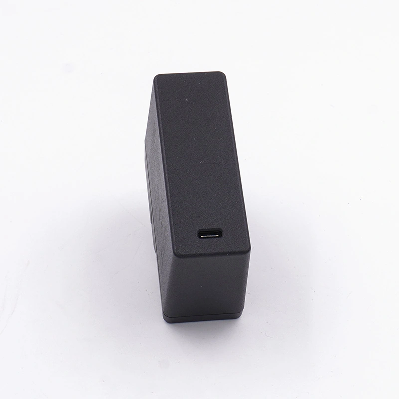 USB C Ports Output ဖြင့် 9V 3A လဲလှယ်နိုင်သော ပလပ်ပါဝါ အဒပ်တာ
