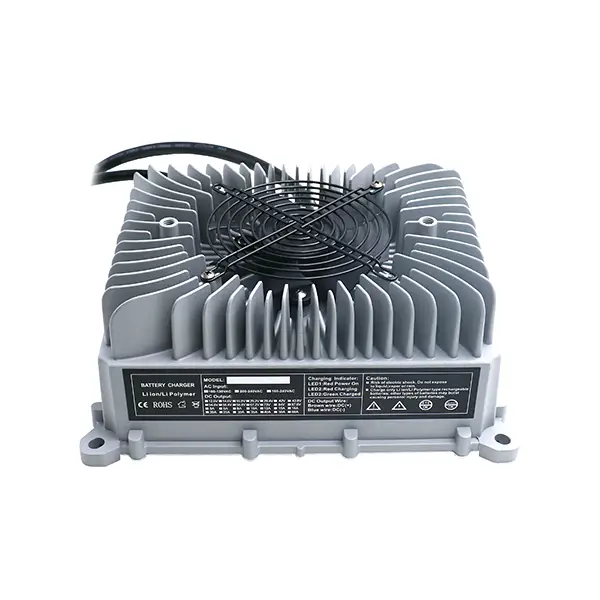 ဂေါက်ကားများအတွက် OBC 2000w အိတ်ဆောင်ဘက်ထရီအားသွင်းကိရိယာ Tuv